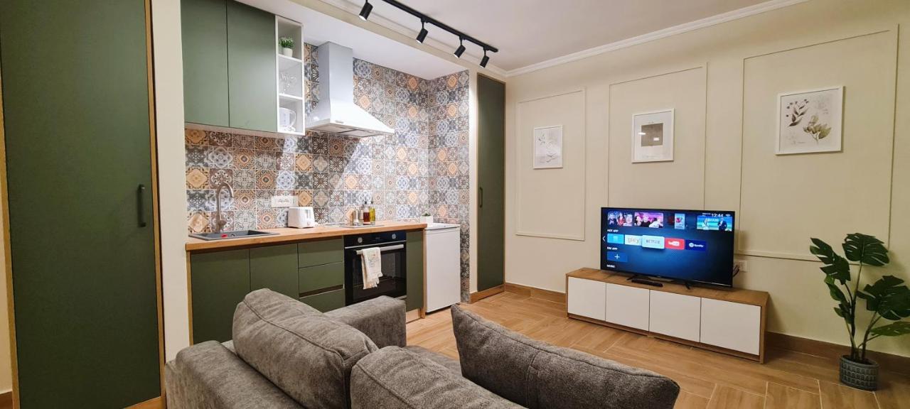 2V1 - Center Apartment 4 Тирана Екстериор снимка