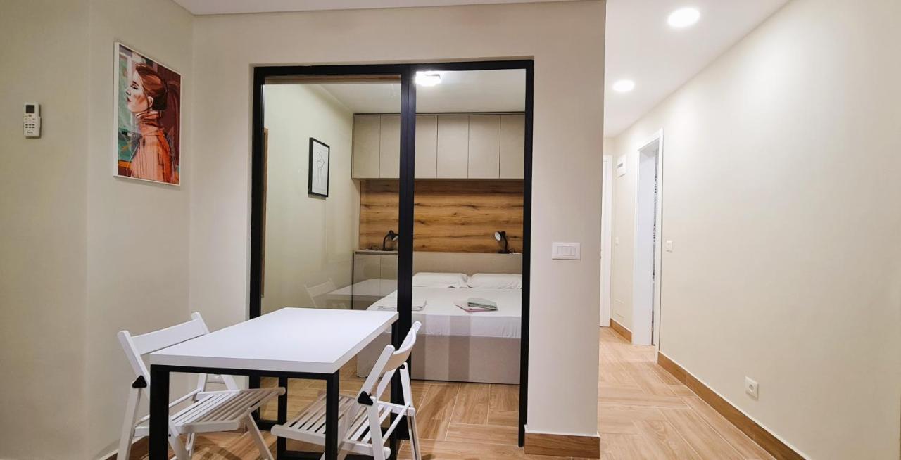 2V1 - Center Apartment 4 Тирана Екстериор снимка