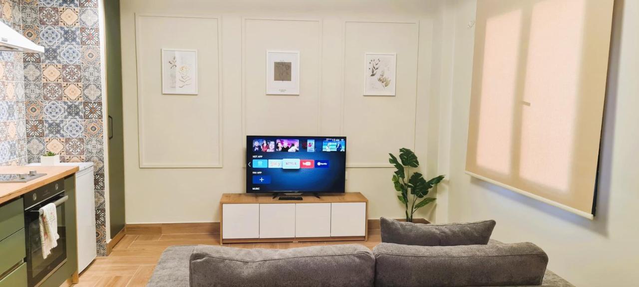 2V1 - Center Apartment 4 Тирана Екстериор снимка